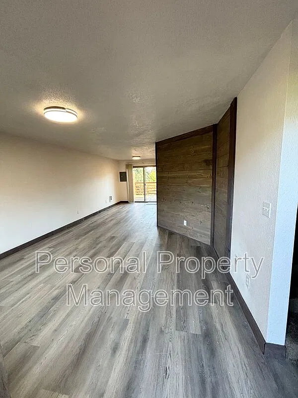 2 bed, 1.5 bath, 1008 sqft, $1,695 — Photo 4