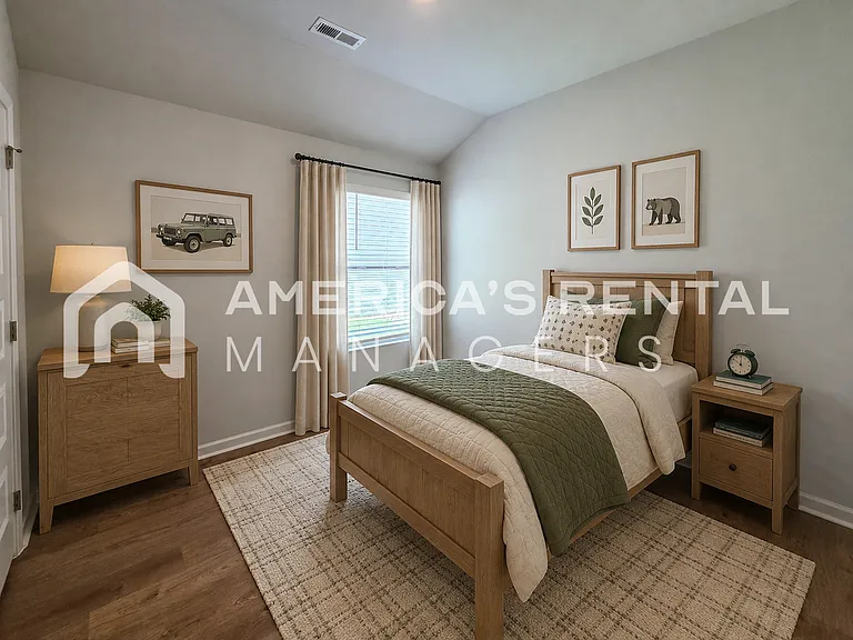 1028 John Ave — Photo 21