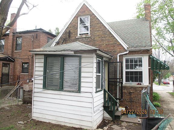5th image of 9058 S Jeffery Blvd