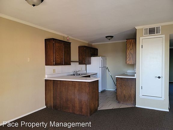 2nd image of 6817 Wolflin Ave #C-106
