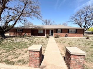 1002 1st St, Abernathy, TX 79311