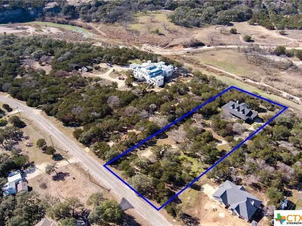 1006 Mustang Crossing Dr, Pipe Creek, TX 78063