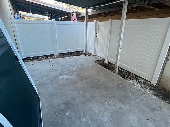 2nd image of 622 E Lee Pl #622