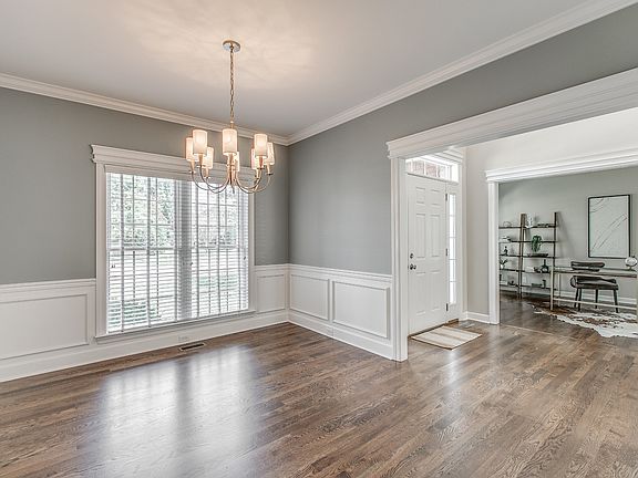 2nd image of 3055 Twisted Oak Dr