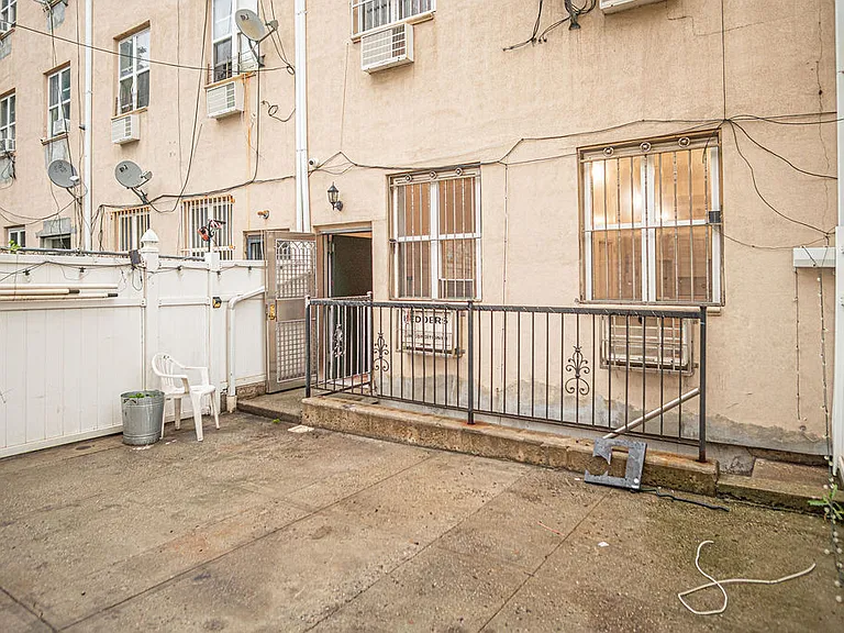 475 Hart St #1B — Photo 7