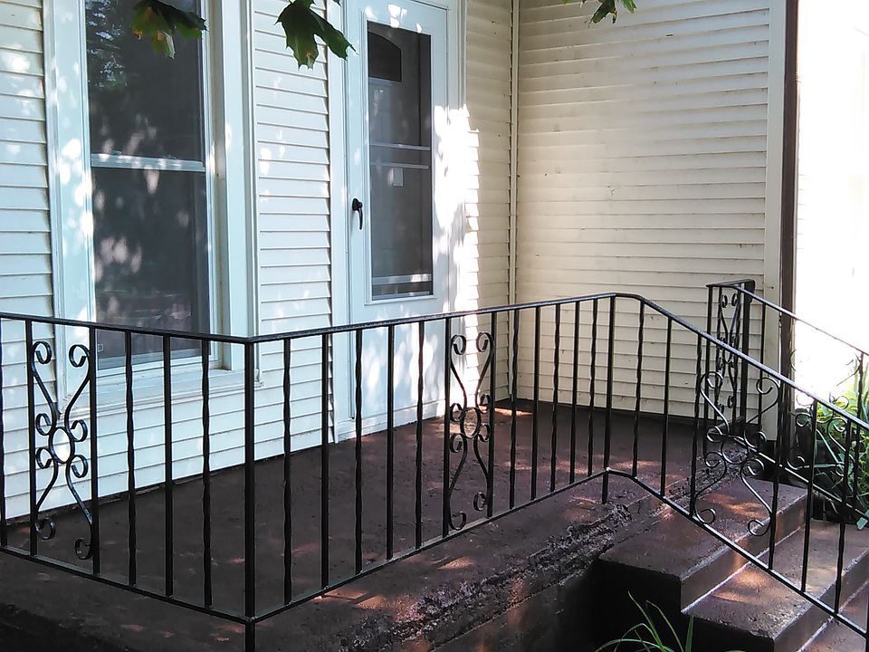 1st image of 103 N Grove St