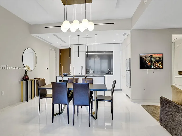 300 Biscayne Blvd #2305W — Photo 9