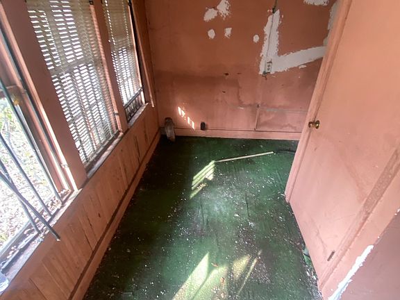 5th image of 547 E Alston Ave