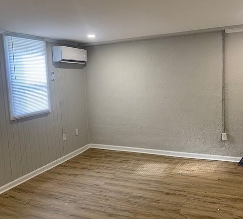 5th image of 221 Langford Ct #B