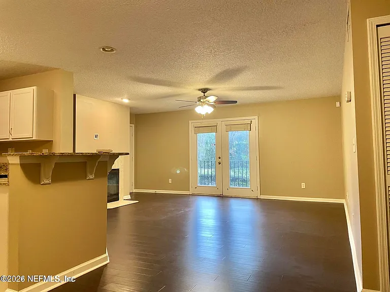 13715 Richmond Park Dr #704 — Photo 2
