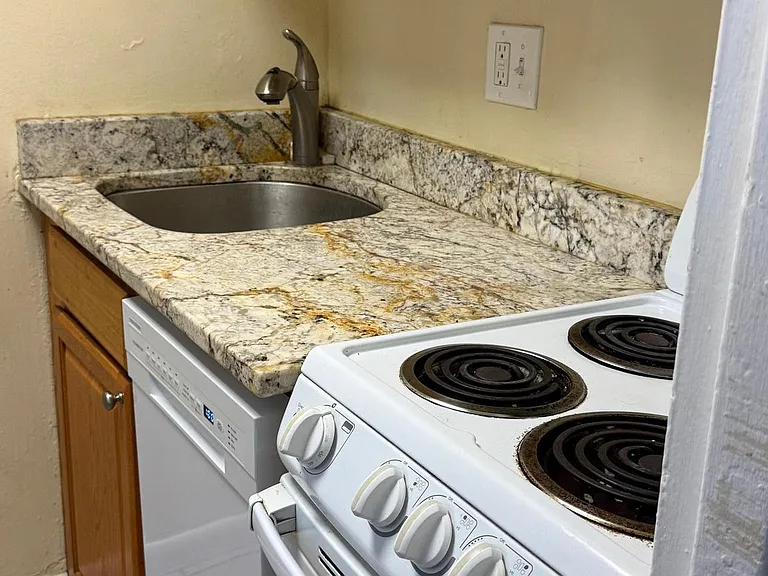 2141 I St NW #516 — Photo 9