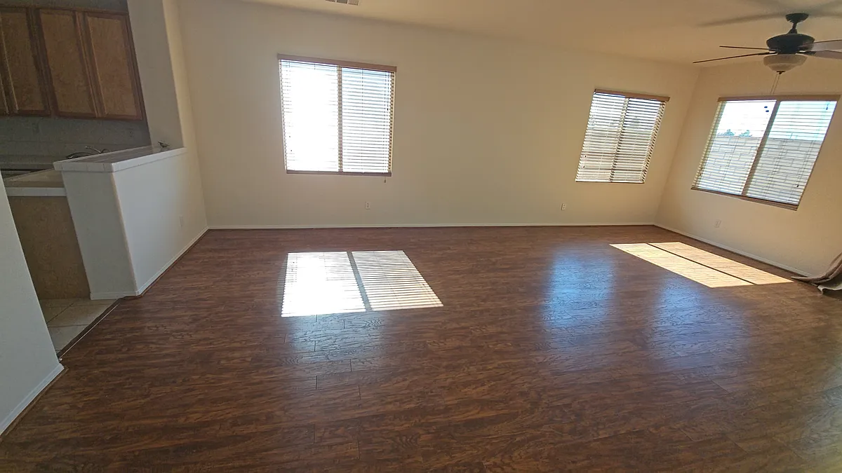 Building Photo - 5837 W Avenue K #2