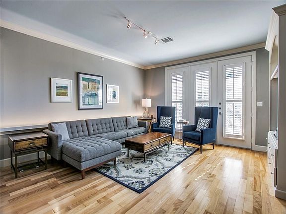 5th image of 3818 Holland Avenue 304 #304