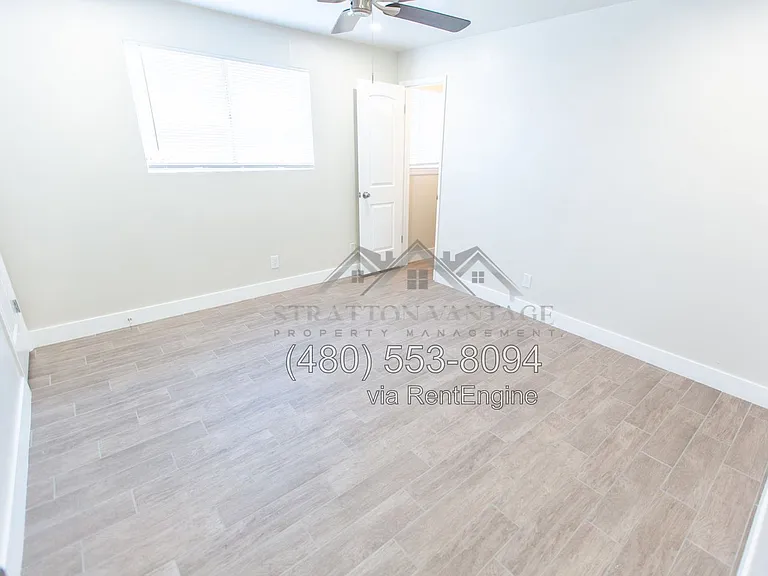 2533 E Blanche Dr — Photo 15