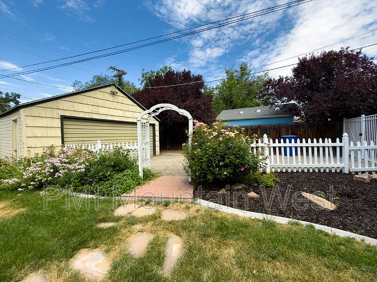 2122 S 1800 E — Photo 14