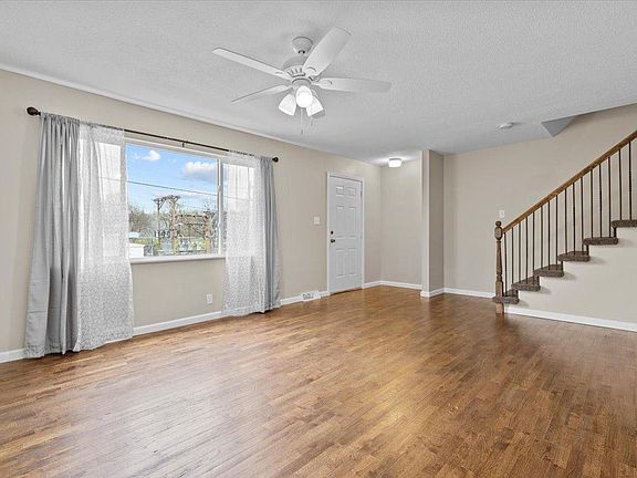 2nd image of 813 Thornton St