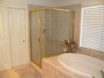 3rd image of 1737 Dunkeld Ln