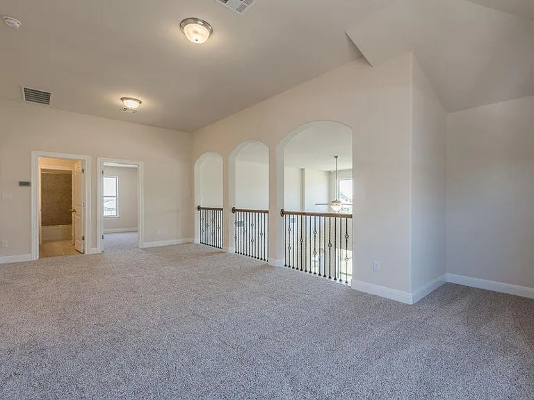 4233 Privacy Hedge St — Photo 15