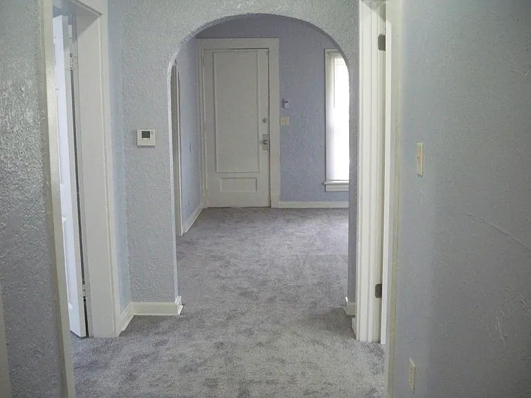 1120 S Pasfield St — Photo 11