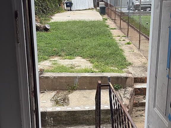 3rd image of 769 Columbia Rd NW