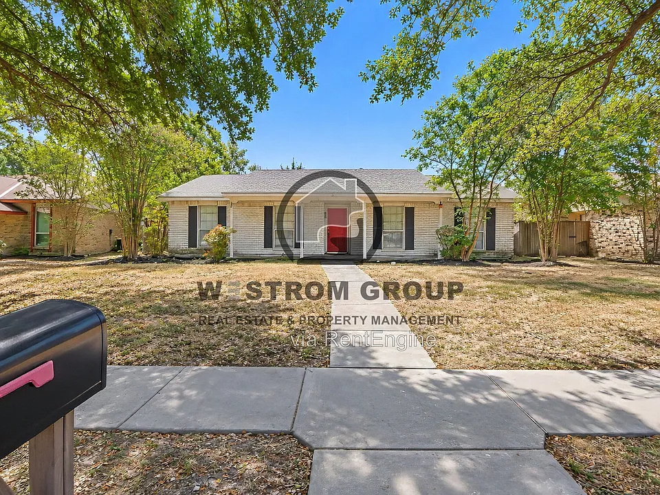 1204 W Spring Creek Pkwy