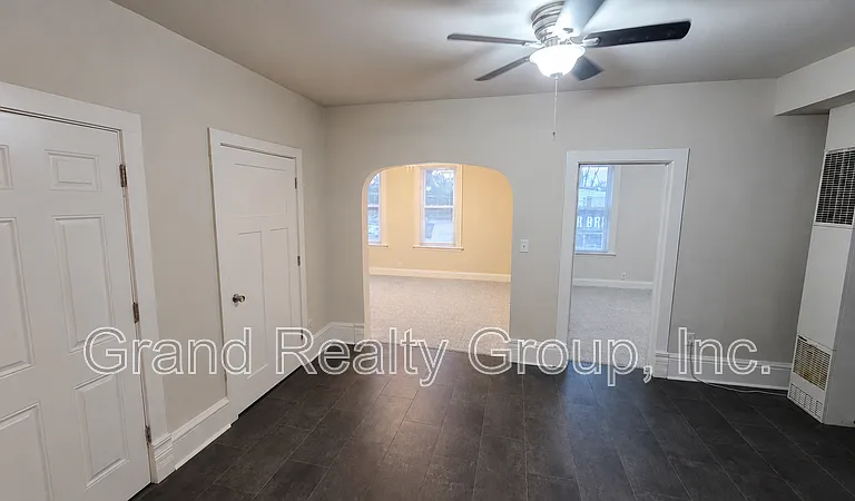 127 Cedar Ave #2F — Photo 3
