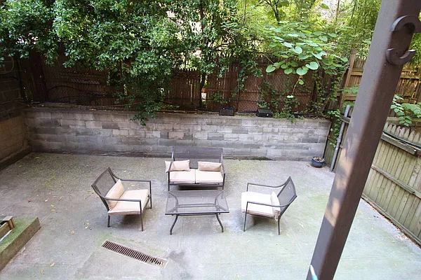 Rented by Julianna Realty Corp | media 1