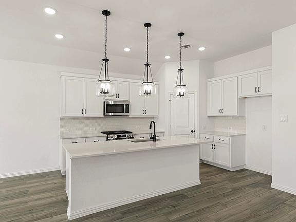 5th image of 729 Waterhouse Lake Dr