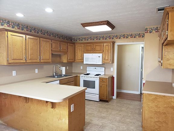 4th image of 184 Lee Road 2071