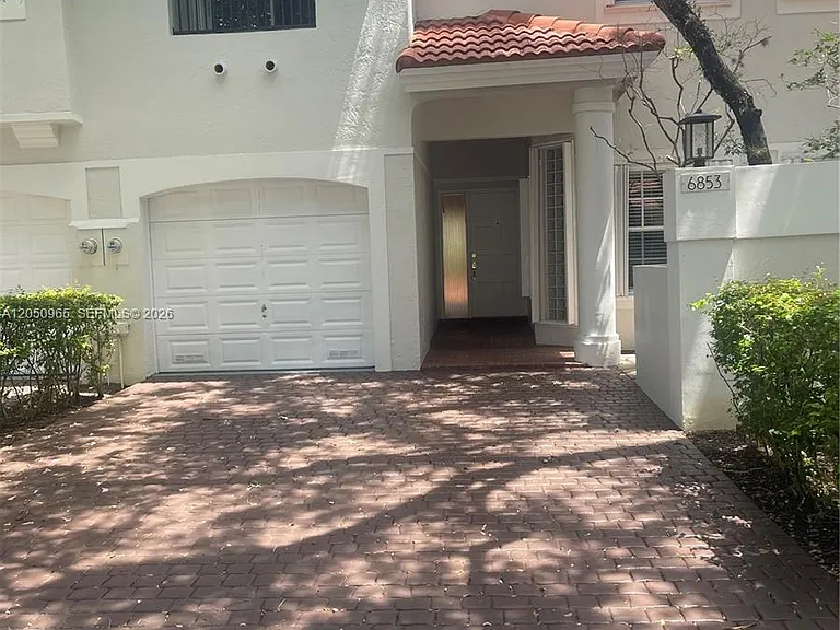 6853 SW 89th Ter — Photo 3