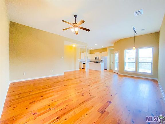 2nd image of 1520 Tasajillo Dr