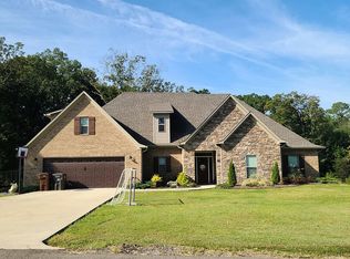183 Crossridge Cir, Mooreville, MS 38857