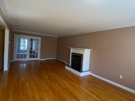 4th image of 30 Burnett Pl