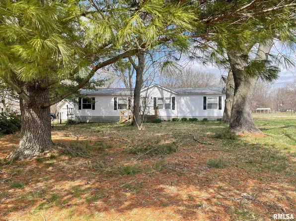 402 W 13th St, Belle Rive, IL 62810
