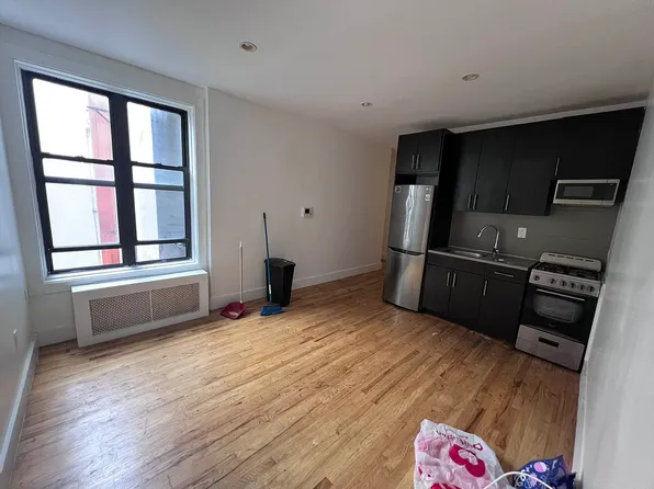 308 68th St #C11, Brooklyn, NY 11220