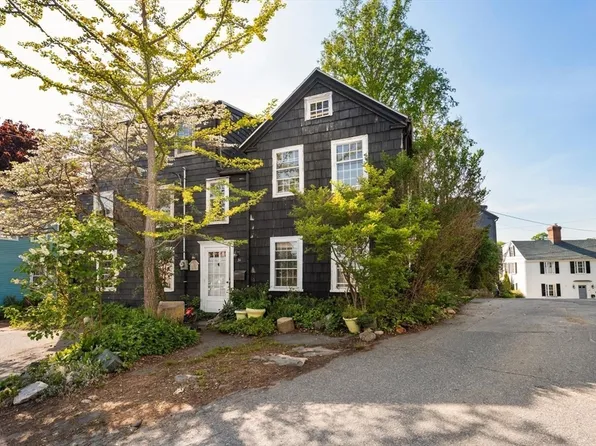29 & 31 Circle St, Marblehead, MA 01945