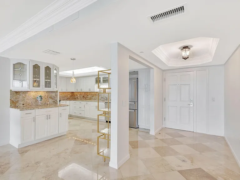 400 Beach Rd #103 — Photo 7