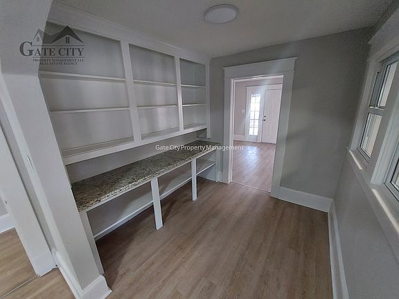 5th image of 1105 Adams St
