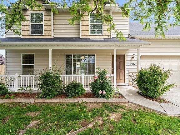 2nd image of 1976 W Lake Pointe Ct