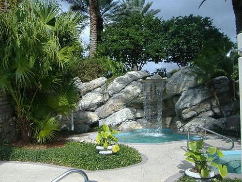 4th image of 7310 Westpointe Blvd APT 611