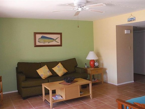 2nd image of 1577 Greenlea Dr APT 9