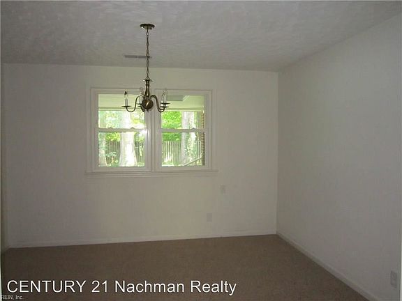 4th image of 204 Sierra Dr