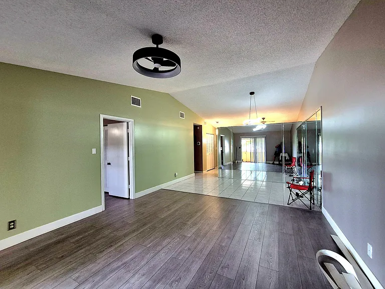 540 NW 43rd St — Photo 36