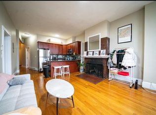 39 Bay State Rd APT 4R, Boston, MA 02215