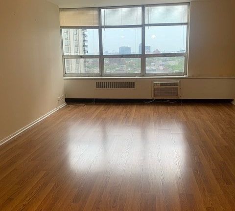 2nd image of 70 W Burton Pl APT 1708