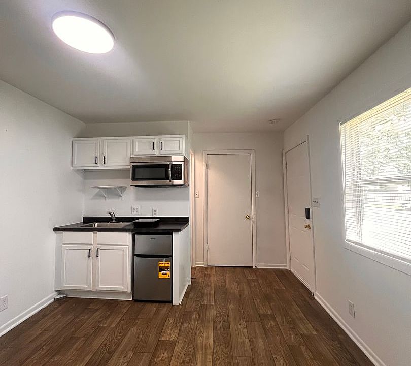 1st image of 2640 Cottage Grove Ave APT 5