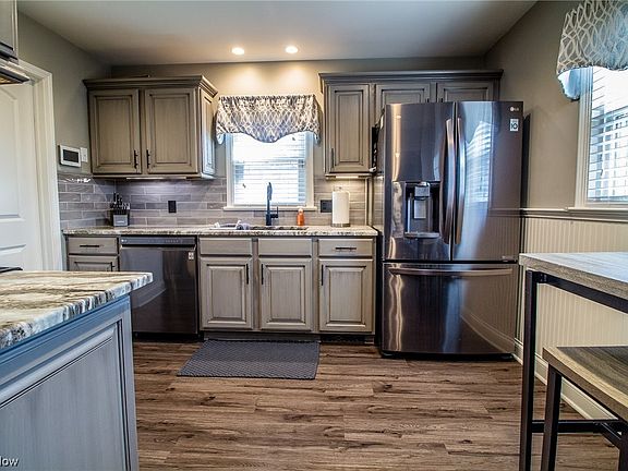 2nd image of 2227 Stone St