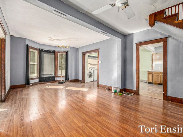 421 Lewis St, Belding, MI 48809