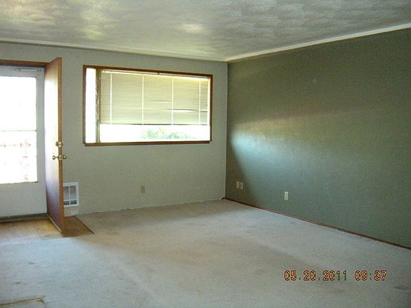 4th image of 5911 E D St