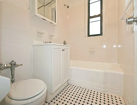 Rented by SW Queens Mezzanine | media 10